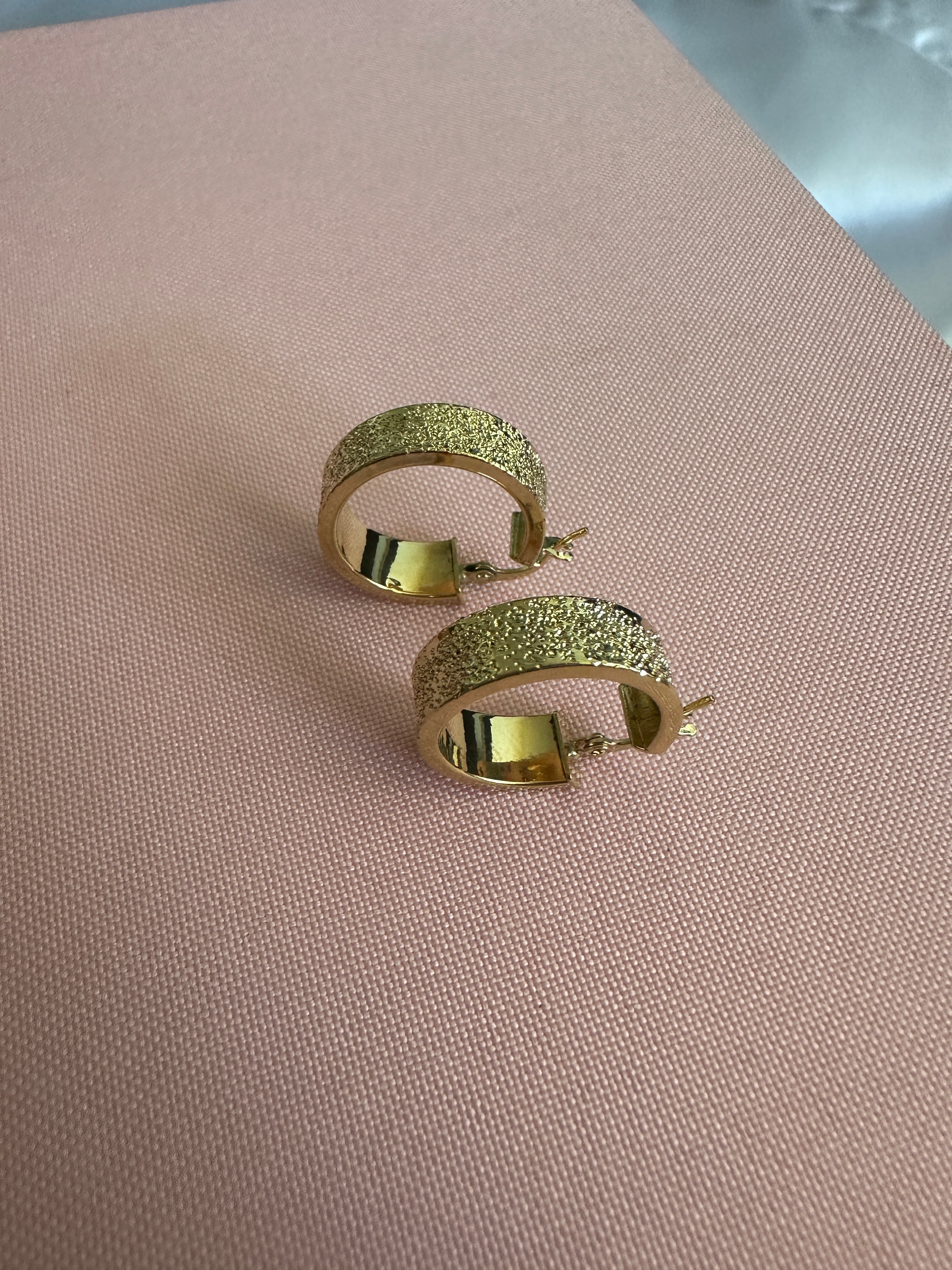 18K Pure Gold Hammered Hoop Earrings